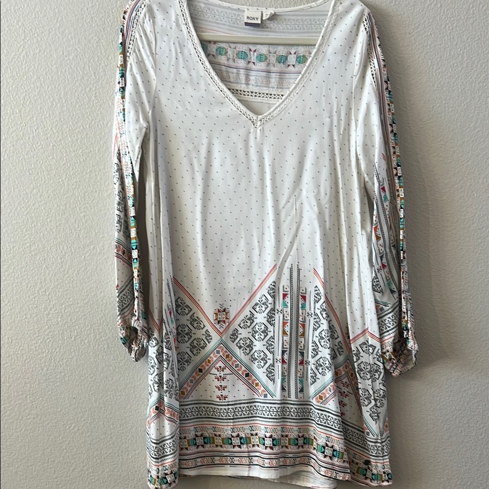 Roxy white graphic boho Dress size small.
